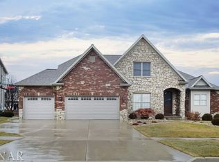 2814 Powell Dr, Bloomington, IL 61704