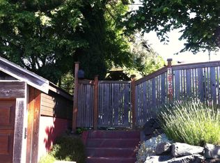 1020 NE 68th St, Seattle, WA 98115