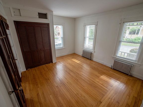 5th image of 78 Walnut St APT 1