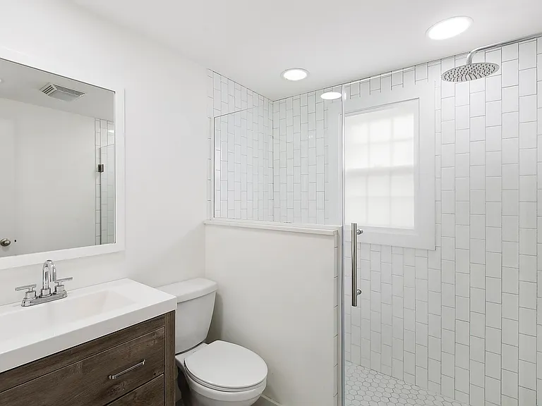 18 Sylvan Ln — Photo 7