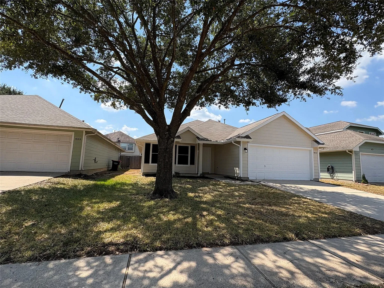 3 bed, 2.0 bath, 1494 sqft, $1,700 — Photo 1