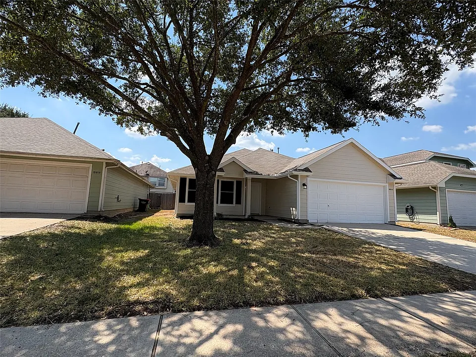 19819 River Breeze Dr