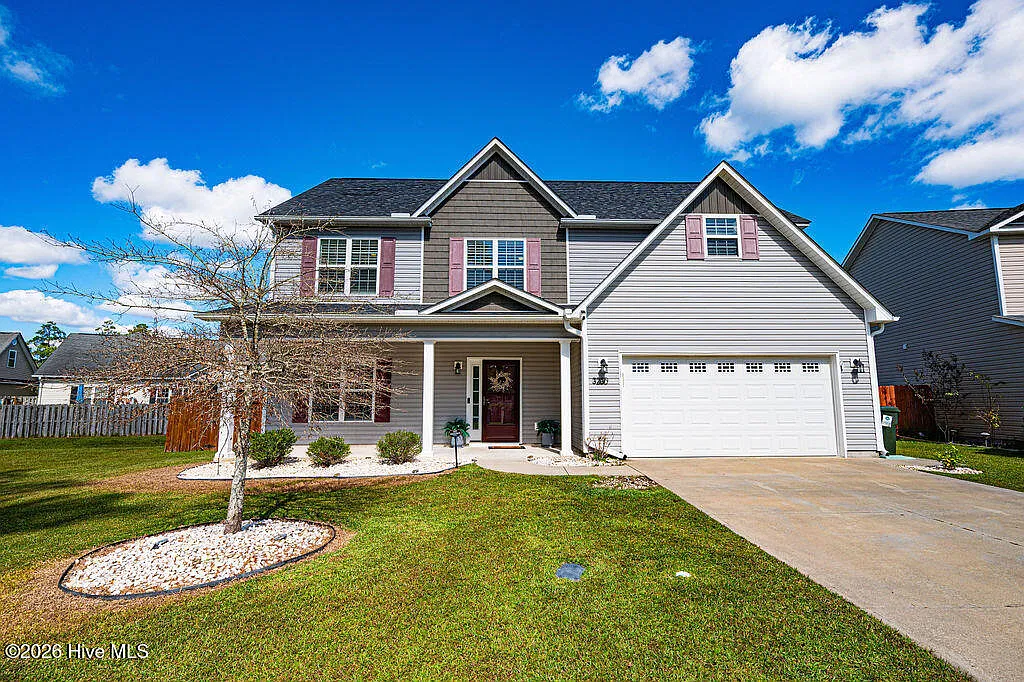 3 bed, 2.0 bath, 2705 sqft, $2,500 — Photo 1