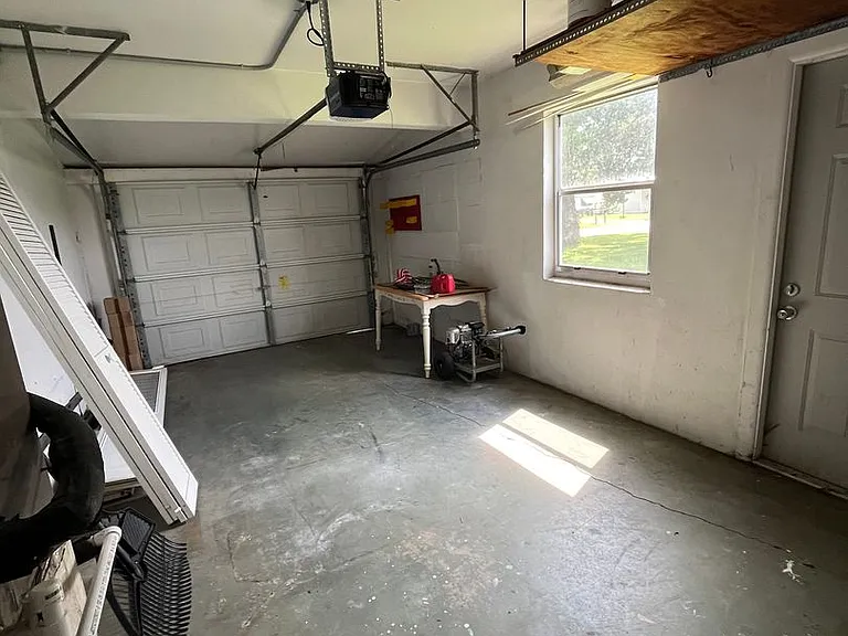 2473 SE Washington St N — Photo 10