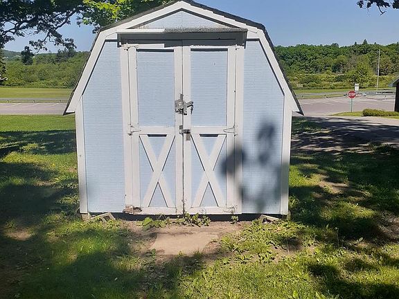 Image 5: : shed