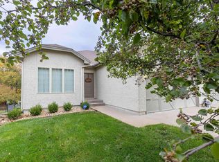 1038 SW Red Oaks Ct, Topeka, KS 66615