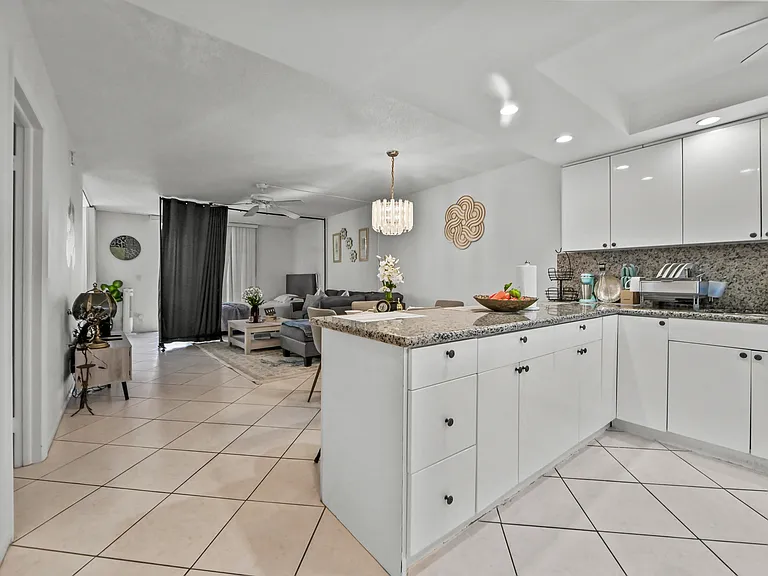 5700 NW 2nd Ave #708 — Photo 9
