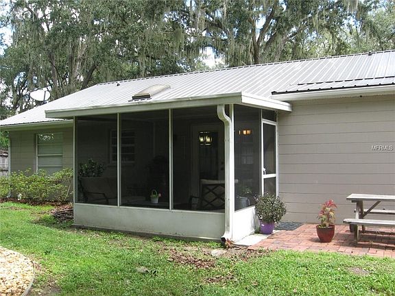 4th image of 12143 Meadow Ln