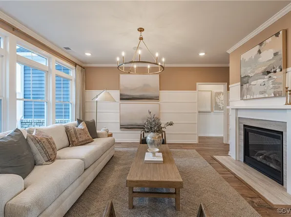 6617 Mayland Ridge Ln, Moseley, VA 23120