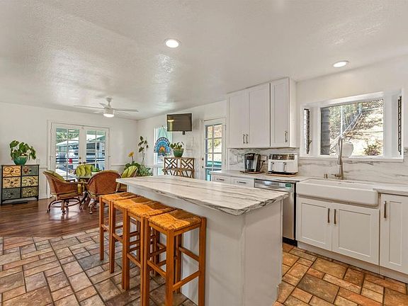 4th image of 4439 La Canada Rd