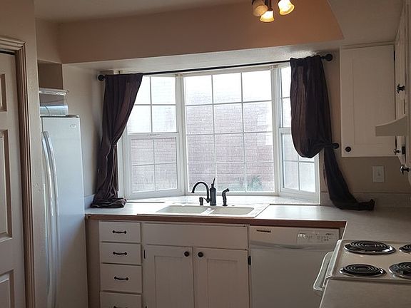 3rd image of 8284 S Williamsburg Park Cir