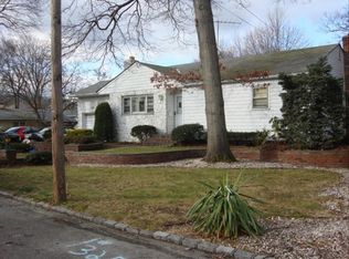 325 Walker St, West Babylon, NY 11704