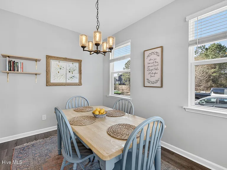 3647 Roseblossom Dr — Photo 18