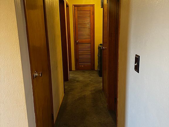 5th image of 608 E Greenview Dr