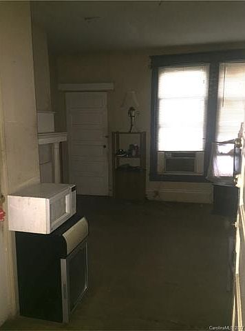 2nd image of 346 Chestnut St