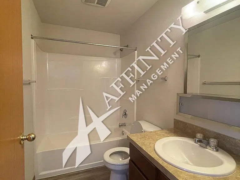 Rainier Vista — Photo 13