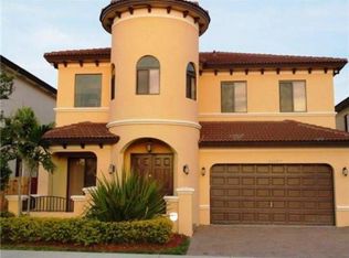 22687 SW 105th Ave, Miami, FL 33190