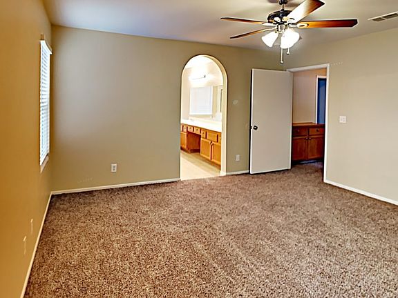 4th image of 6435 Rosemount Ave