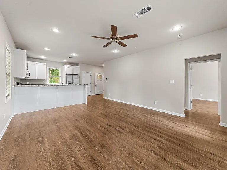 102 Cheyenne St — Photo 6