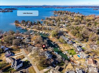 21200 Rio Oro Dr, Cornelius, NC 28031