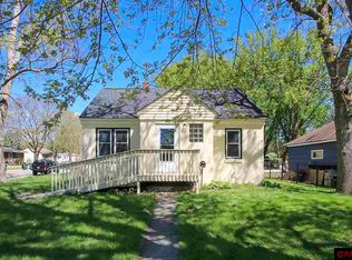 209 College Ave NE, Hutchinson, MN 55350