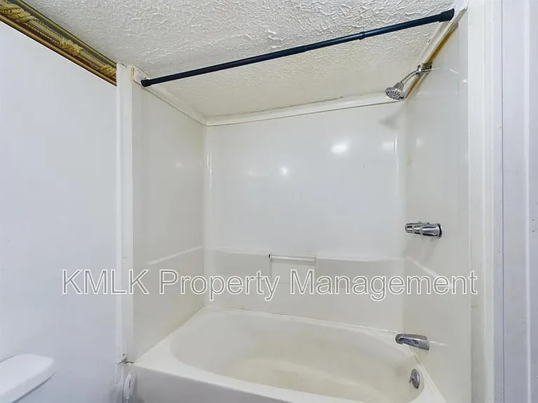 1128 Cordova Ave — Photo 24