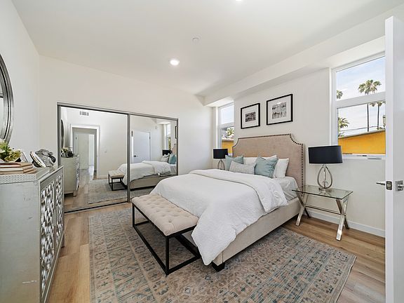 3rd image of 5252 Willowcrest Ave #301