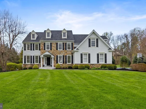 1734 Chantilly Ln, Chester Springs, PA 19425