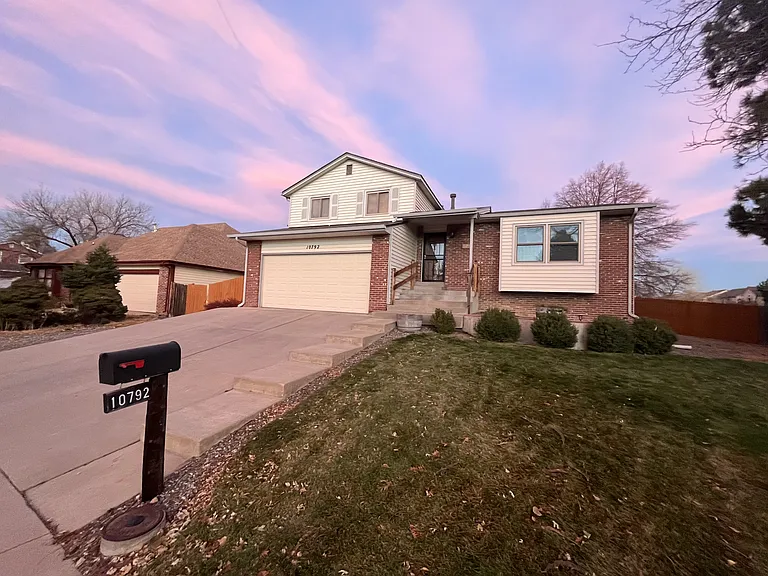 10792 Grove Ln — Photo 1