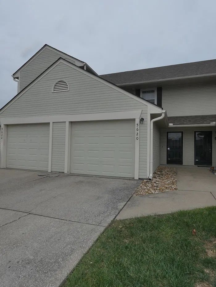 2 bed, 1.5 bath, 1308 sqft, $1,495 — Photo 1