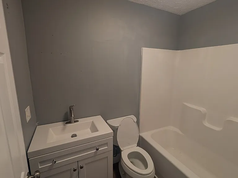 202 Marshall St — Photo 8