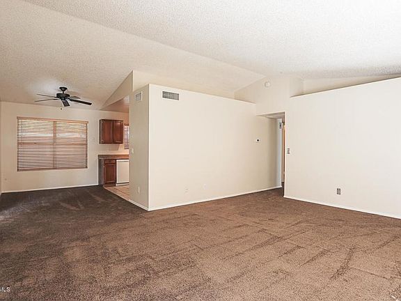 4th image of 619 E Jensen St Unit 32