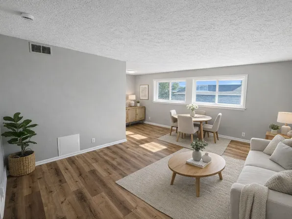 3420 Gertrude St APT 15, Bellevue, NE 68147