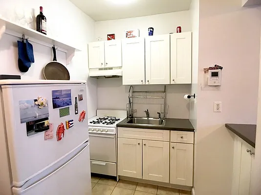 Rented by Moises Farhart, LREB | media 8