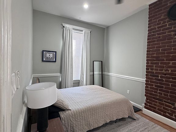 3rd image of 2329 W Grace St APT 2