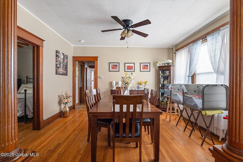 4th image of 35 Summit Avenue