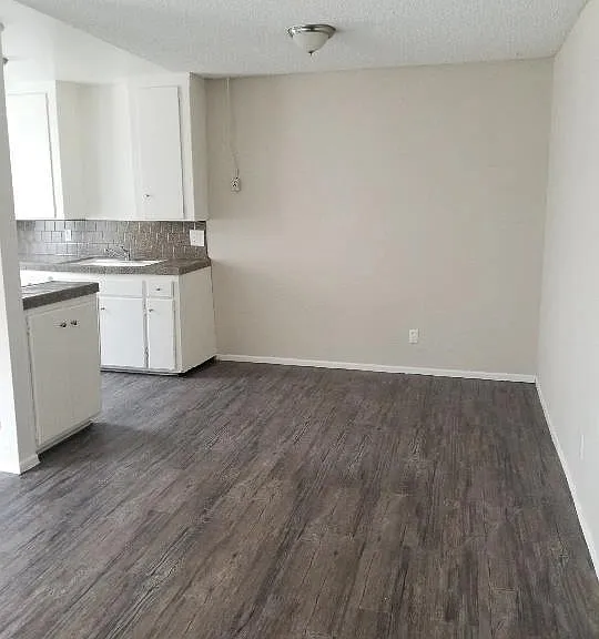 1926-1930 W Jefferson Blvd #30-5 — Photo 13