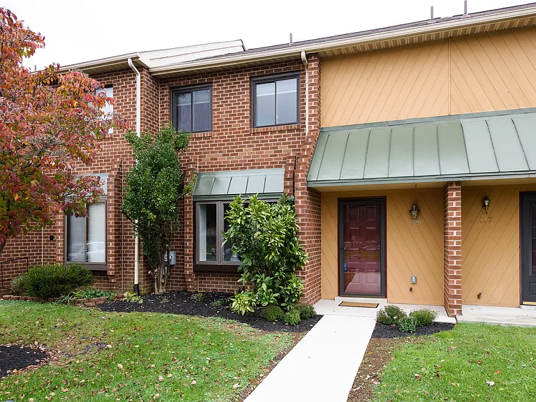 125 Conway Ct — Photo 1
