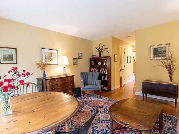 5th image of 285 Woodhaven Drive #7G