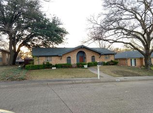 2013 Meadowcreek Dr, Plano, TX 75074