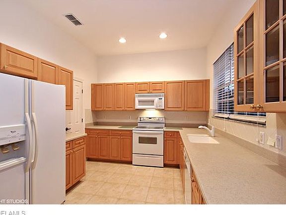 2nd image of 9510 Cypress Hammock Cir APT 201