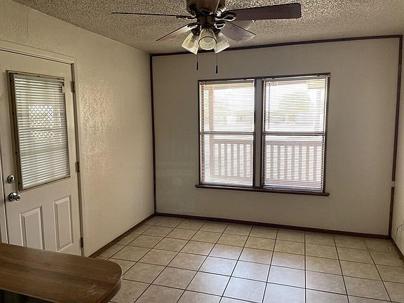 5th image of 2517-27 Roper St