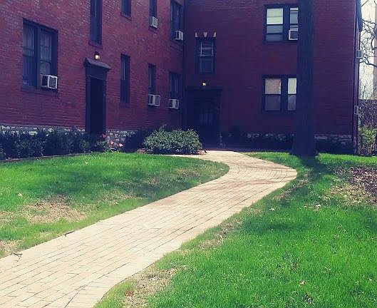 2nd image of 8012 Kingsbury Blvd APT 3