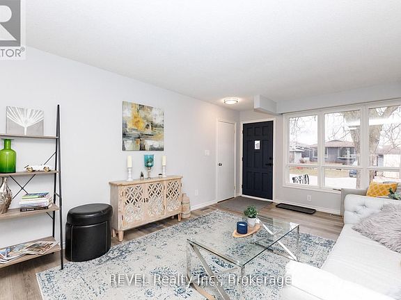 3rd image of 116 Hillview Rd