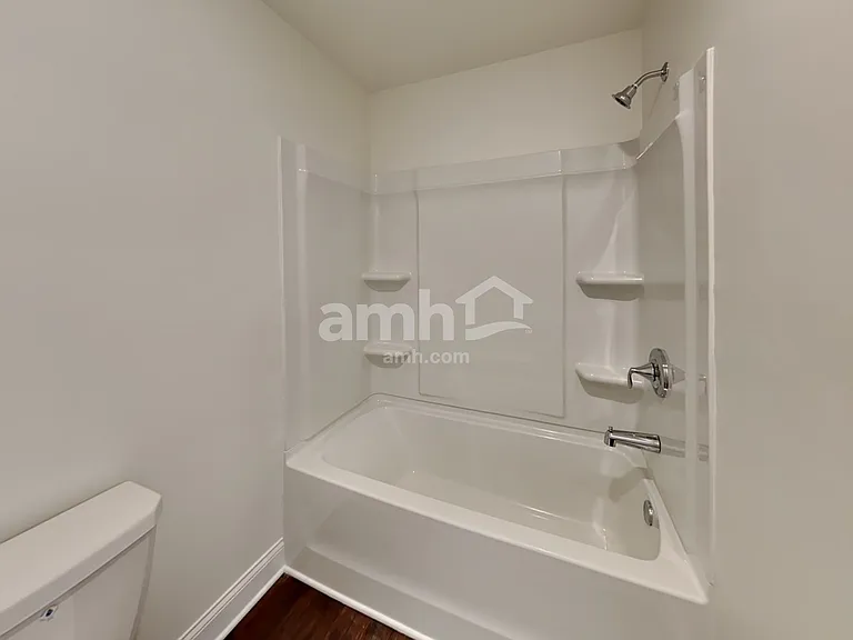 719 Carnaby Ln — Photo 17