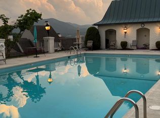 4988 Hunting Hills Cir, Roanoke, VA 24018