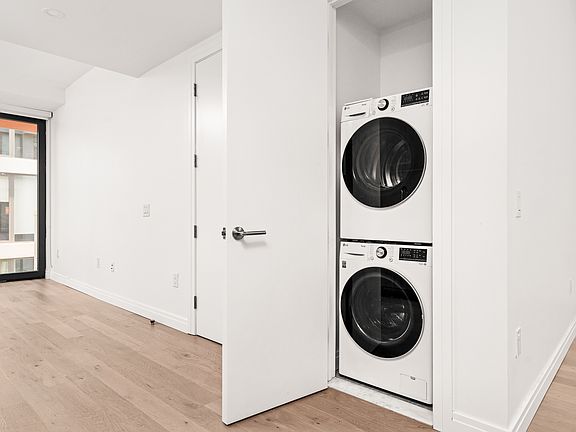 5th image of 255 Lorimer St #812
