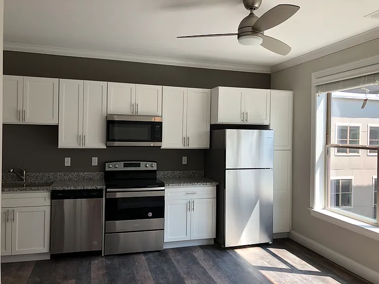 The Henry Lofts — Photo 15