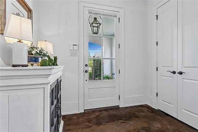 725 S Corniche Du Lac — Photo 4
