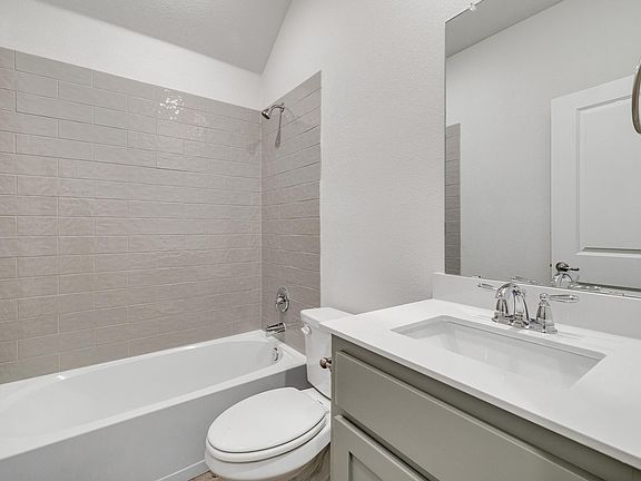 5th image of 1212 Sagefield Way